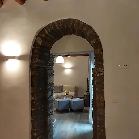Luxury Retreat Close To Gerolimni And Achla Beach