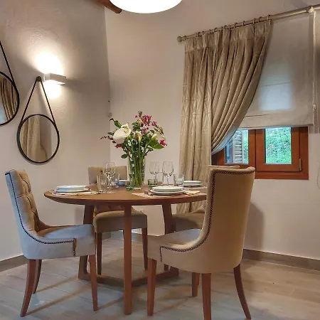 Luxury Retreat Close To Gerolimni And Achla Beach *