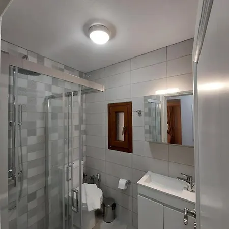 Luxury Retreat Close To Gerolimni And Achla Beach Willa Vourkoti