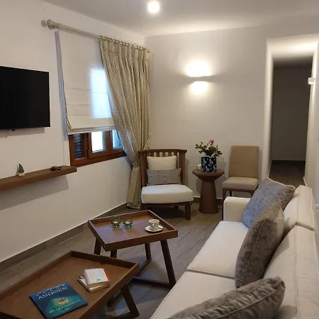 Willa Luxury Retreat Close To Gerolimni And Achla Beach